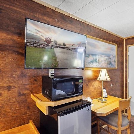 Vindel Motel - Mackinaw City Buitenkant foto