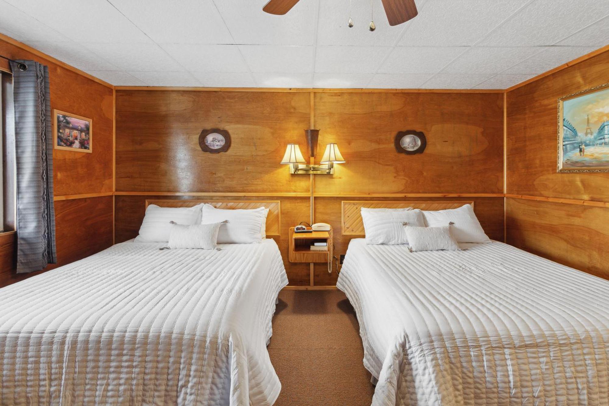Vindel Motel - Mackinaw City Buitenkant foto