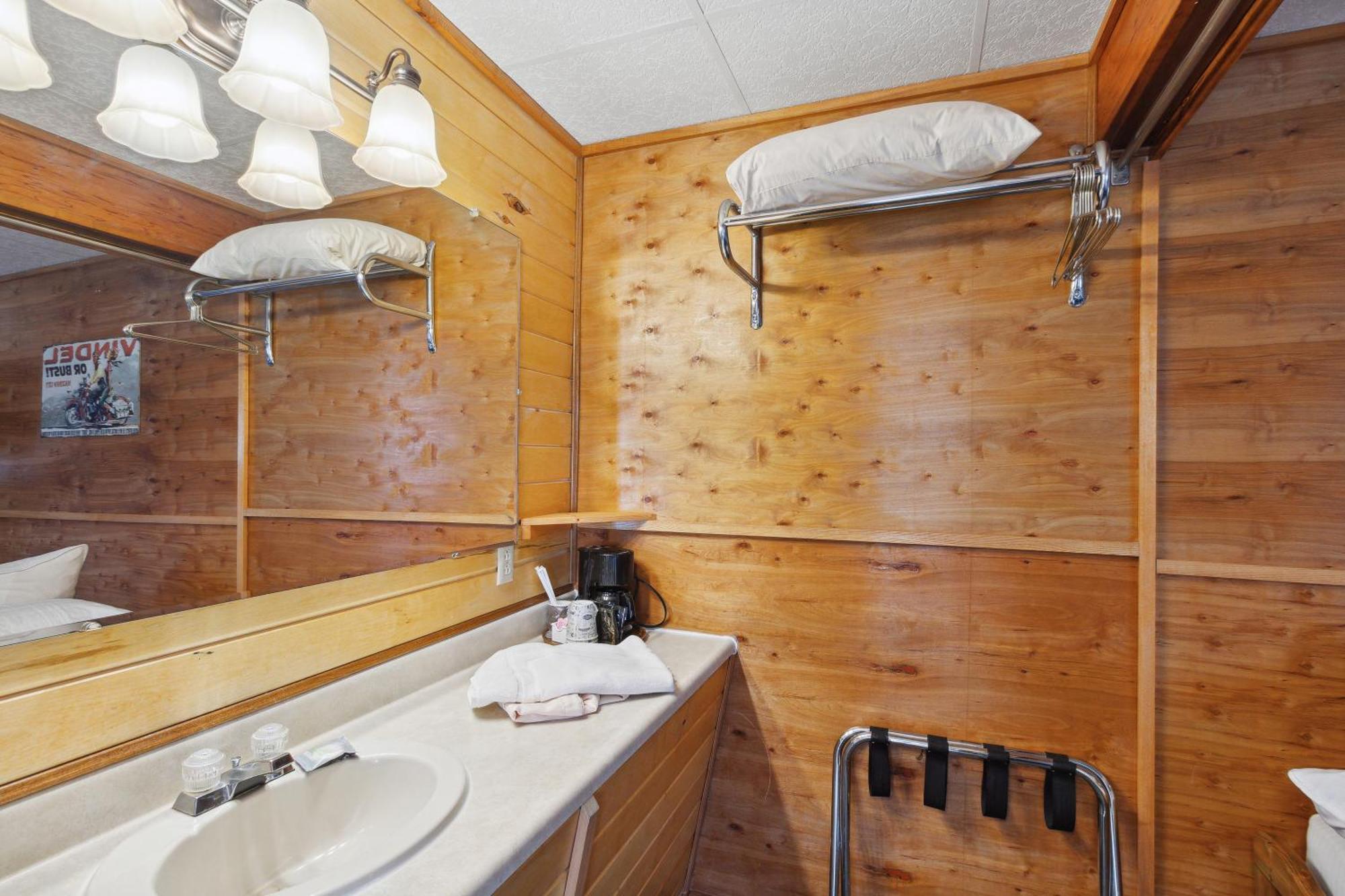 Vindel Motel - Mackinaw City Buitenkant foto