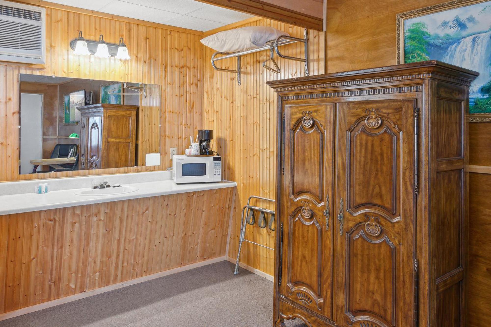 Vindel Motel - Mackinaw City Buitenkant foto