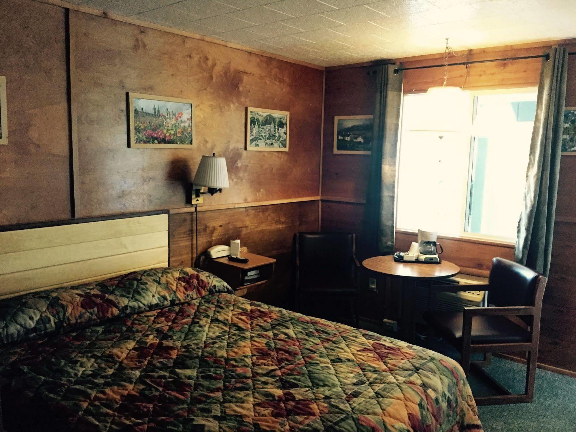 Vindel Motel - Mackinaw City Buitenkant foto