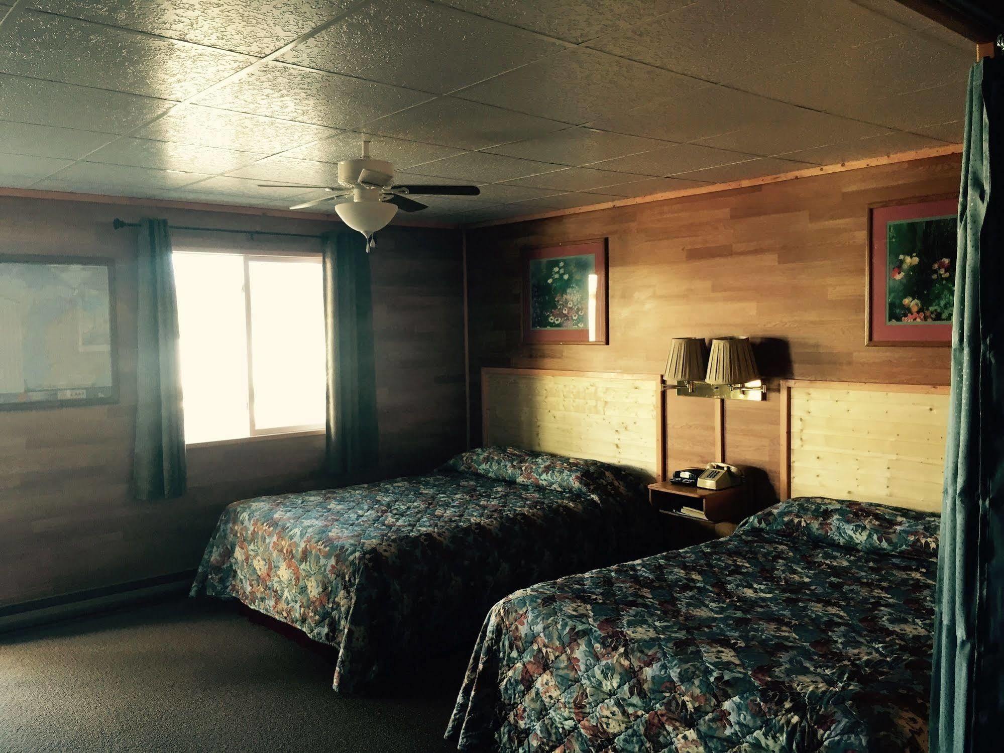 Vindel Motel - Mackinaw City Buitenkant foto