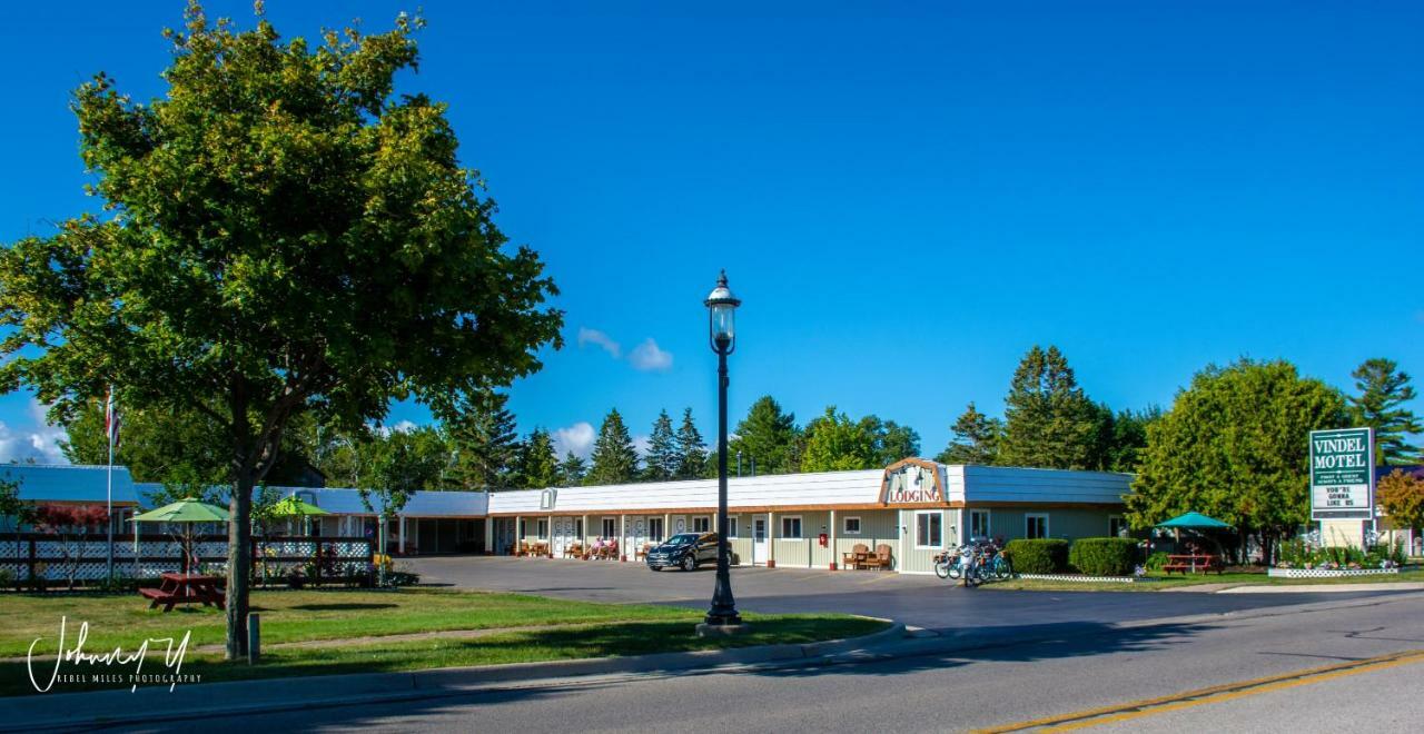 Vindel Motel - Mackinaw City Buitenkant foto