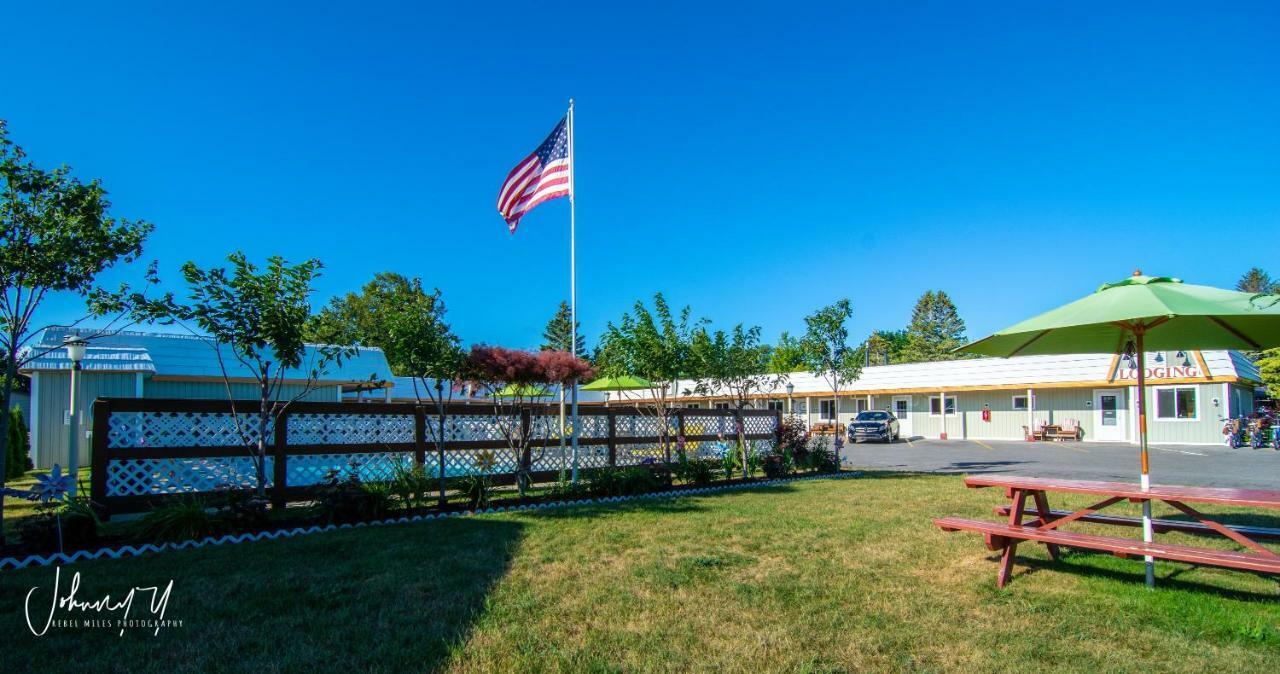 Vindel Motel - Mackinaw City Buitenkant foto