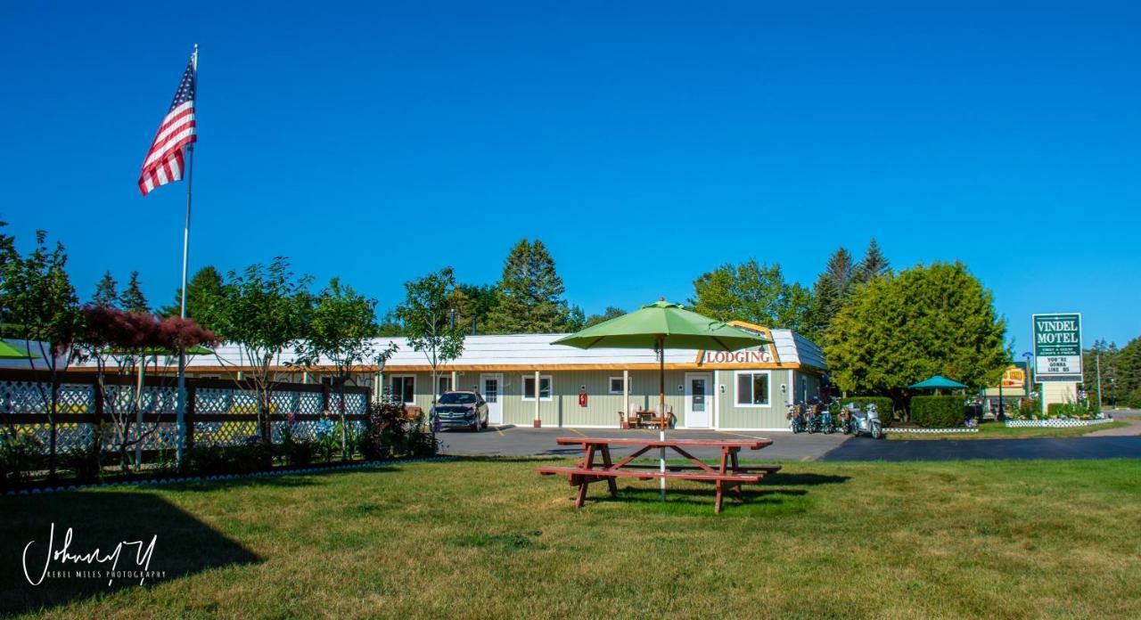Vindel Motel - Mackinaw City Buitenkant foto