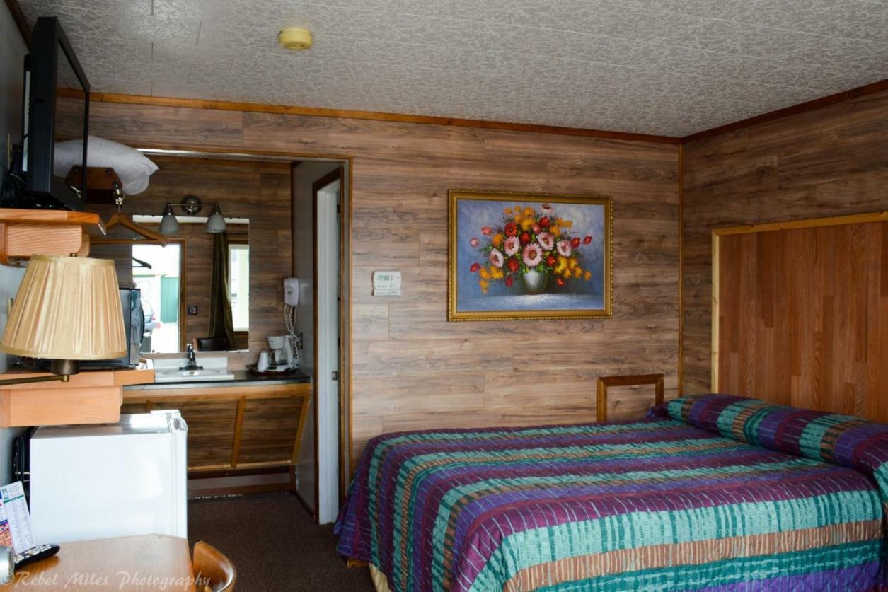 Vindel Motel - Mackinaw City Buitenkant foto