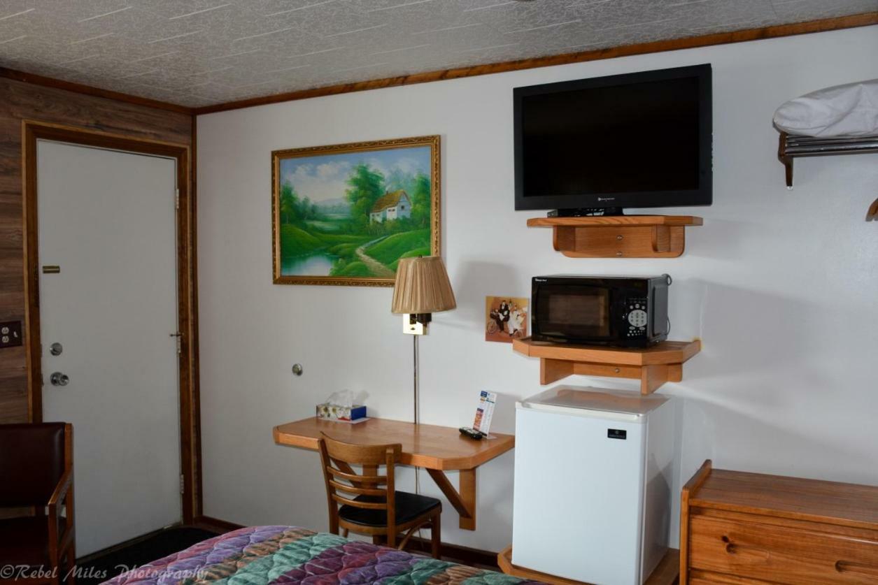 Vindel Motel - Mackinaw City Buitenkant foto